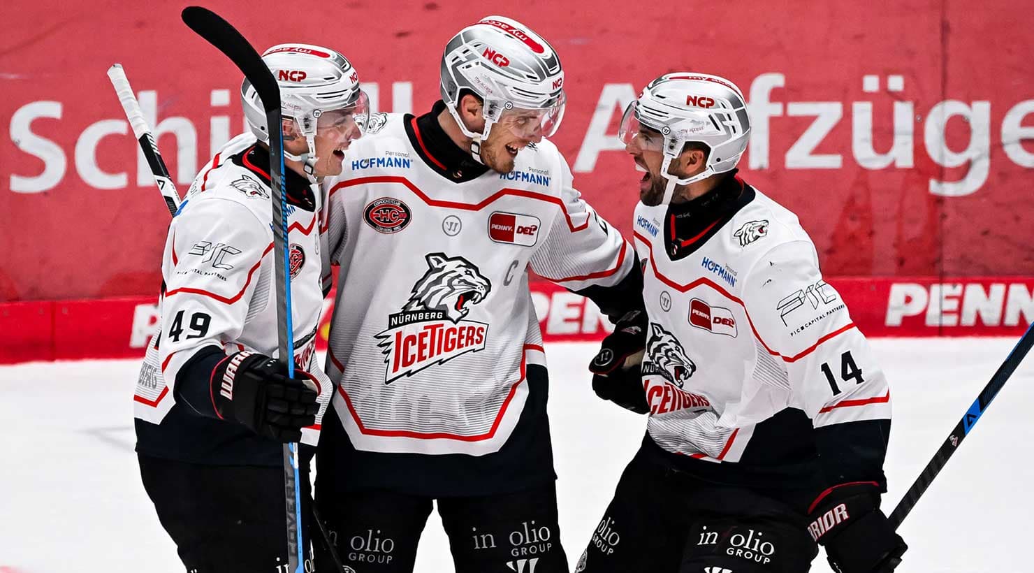 Wichtiger 3:0-Sieg in Frankfurt!